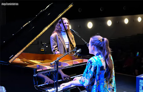 Aquí tamén se fala