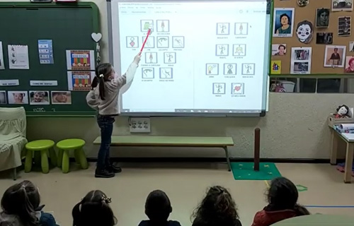 Cantando en linguaxe pictográfica