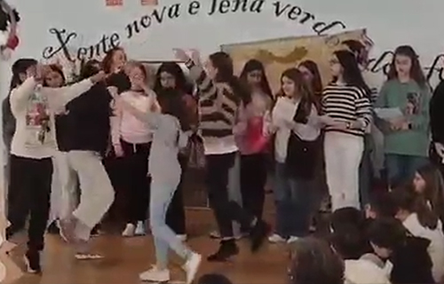 Cantos de reis no centro de día