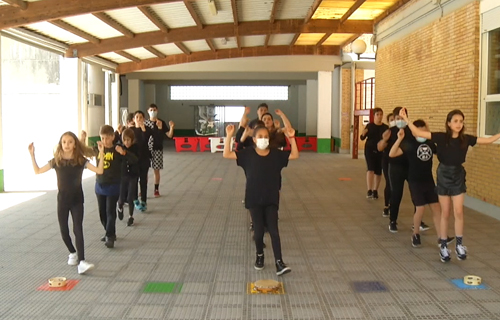 Imaxe Coreografía e linguaxe de sinais da canción <em>Terra</em>