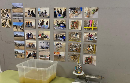 Exposición dos plásticos das praias de Baiona