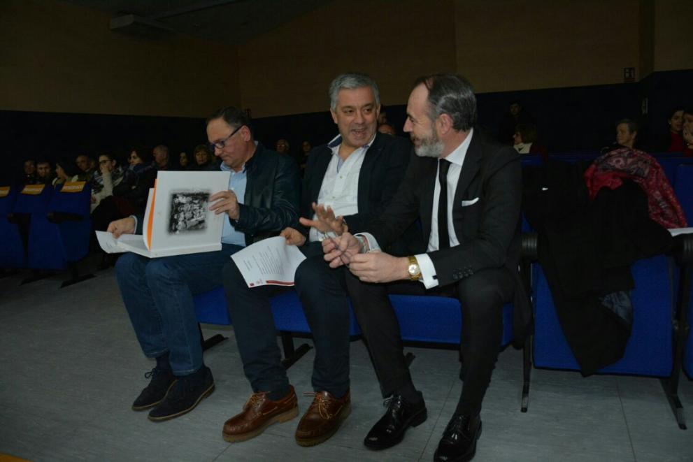 Imaxe 1 de  Imaxe