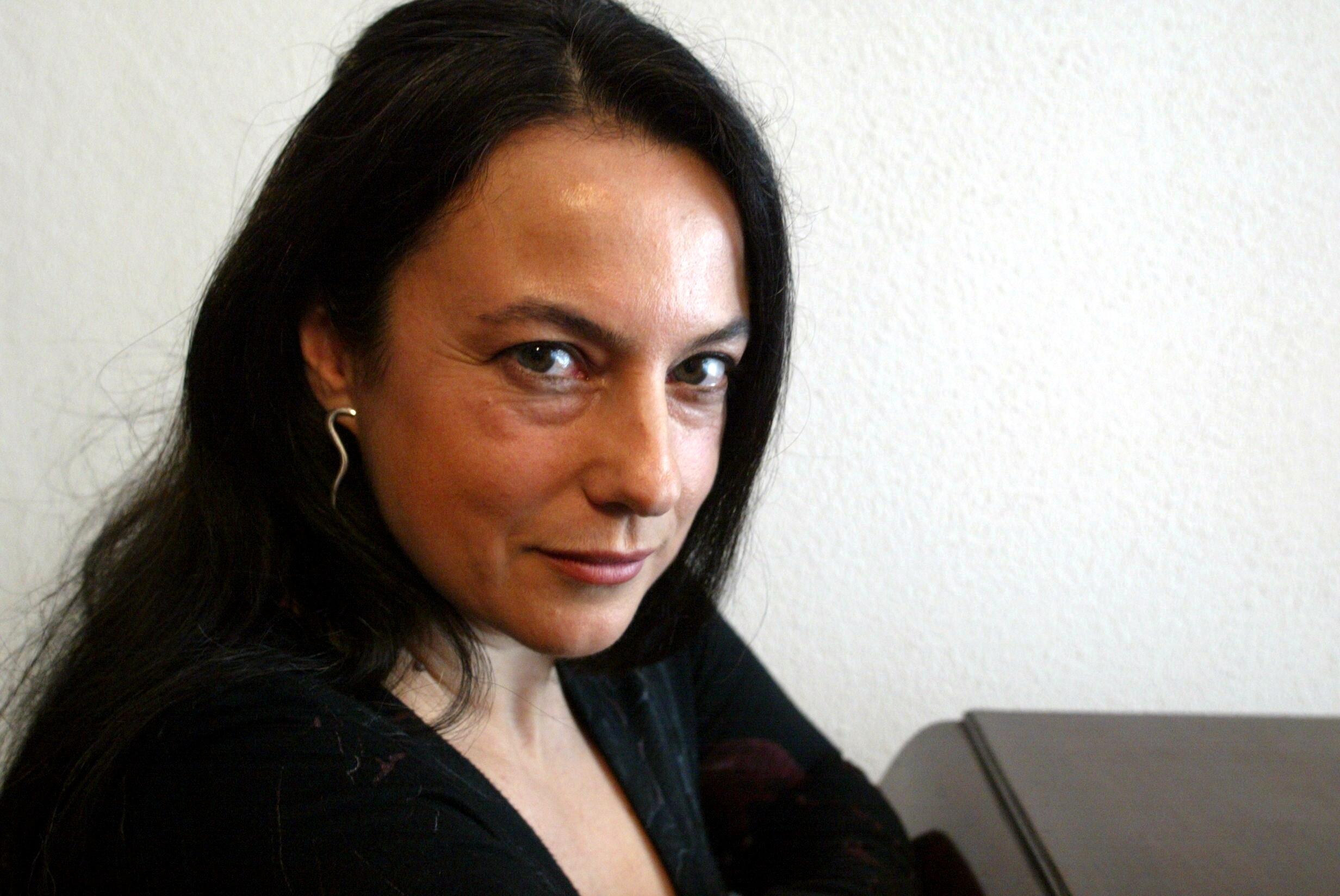 Retratos de autor: Luísa Villalta fotografada por  Xurxo Lobato