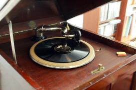 Retratos de autor: Luísa Villalta fotografada por  Xurxo Lobato