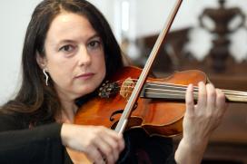 Retratos de autor: Luísa Villalta fotografada por  Xurxo Lobato